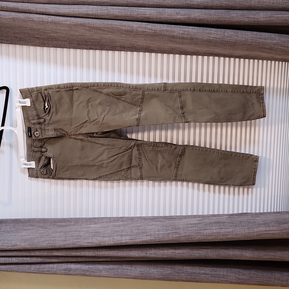 Green skinny pants
